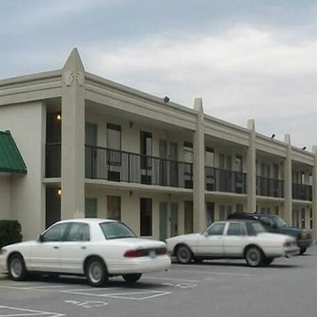 Quality Inn & Suites Wilkesboro - Photo3