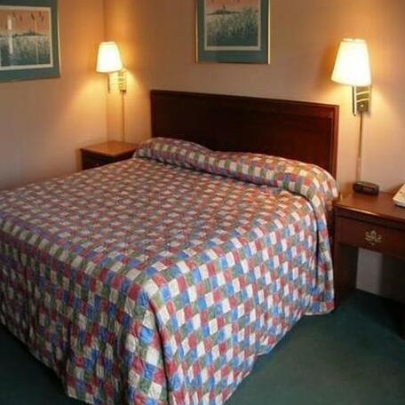 Quality Inn & Suites Wilkesboro - Photo4