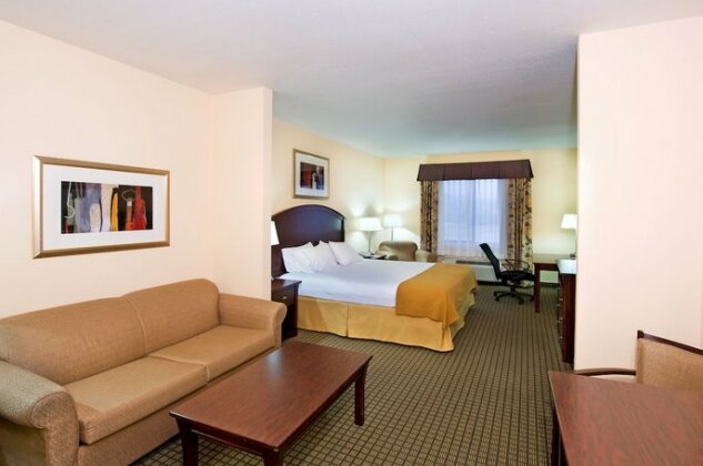 Holiday Inn Express & Suites Willcox - Photo5