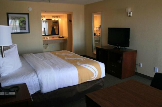 SureStay Plus Hotel by Best Western Willcox - Photo2