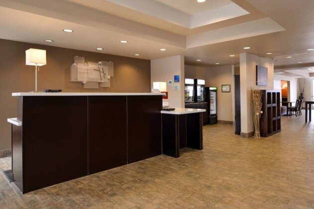 Holiday Inn Express & Suites Williams - Photo4