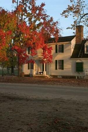 Colonial Houses - A Colonial Williamsburg Hotel