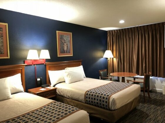 Travelodge by Wyndham Williamsburg Colonial Area - Photo5