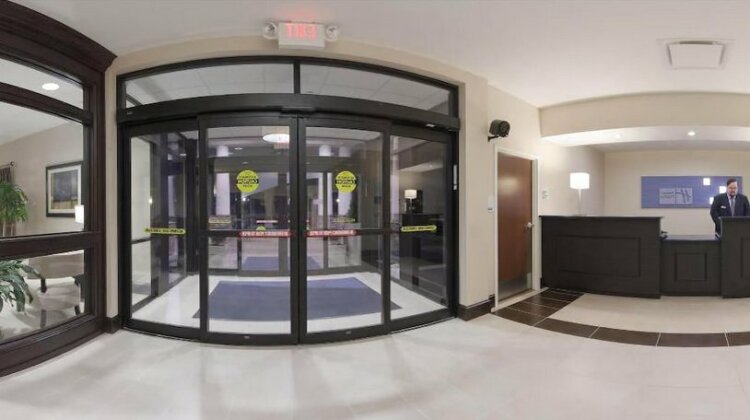 Holiday Inn Express Hotel & Suites Williamsport - Photo3