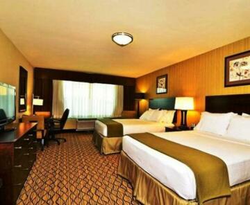 Holiday Inn Express & Suites - Williston