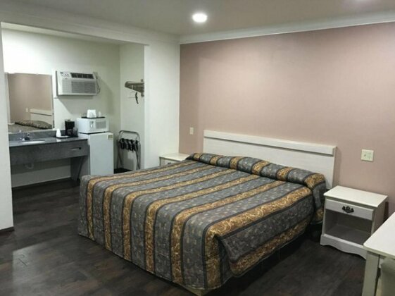 Holiday Lodge - Photo2