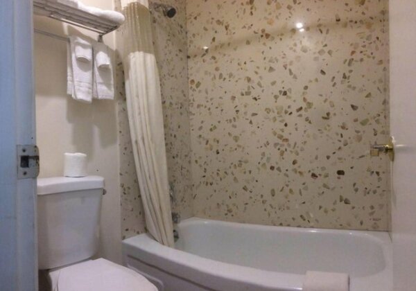 Holiday Lodge - Photo5