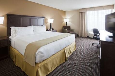 Holiday Inn Express & Suites Willmar - Photo5