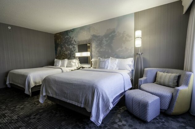 Courtyard by Marriott Cleveland Willoughby - Photo5