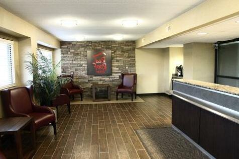 Red Roof Inn PLUS+ Chicago - Willowbrook - Photo3