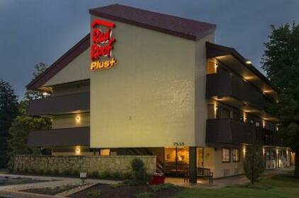 Red Roof Inn PLUS+ Chicago - Willowbrook