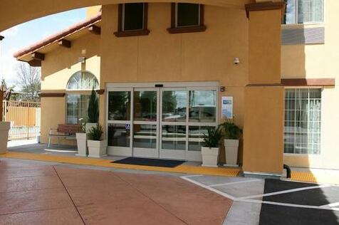 Holiday Inn Express Hotel & Suites Willows - Photo4