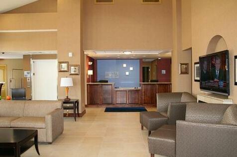 Holiday Inn Express Hotel & Suites Willows - Photo5