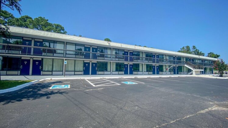 Budgetel Inn Wilmington - Photo4