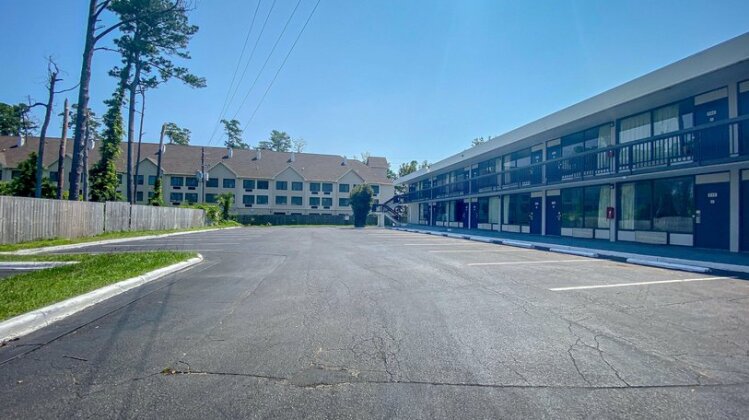 Budgetel Inn Wilmington - Photo5
