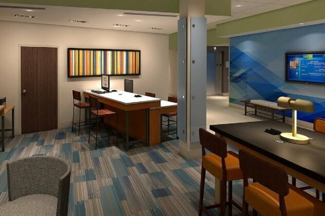 Holiday Inn Express And Suites Wilmington West - Medical Park - Photo4