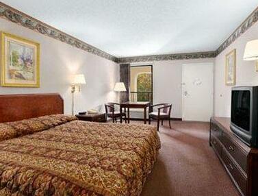 Travel Inn & Suites Wilson - Photo4