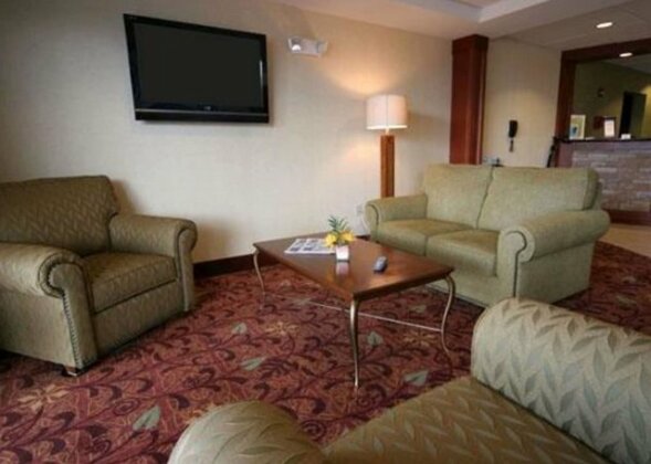 Comfort Inn & Suites Saratoga Springs - Photo2