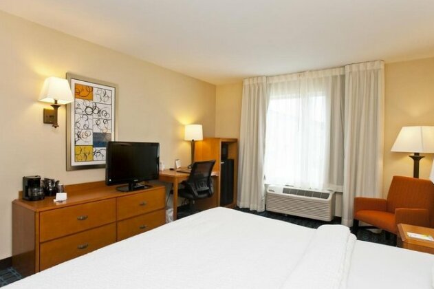 Fairfield Inn and Suites by Marriott Winchester - Photo3