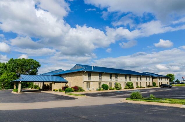 Quality Inn & Suites Winfield - Photo3
