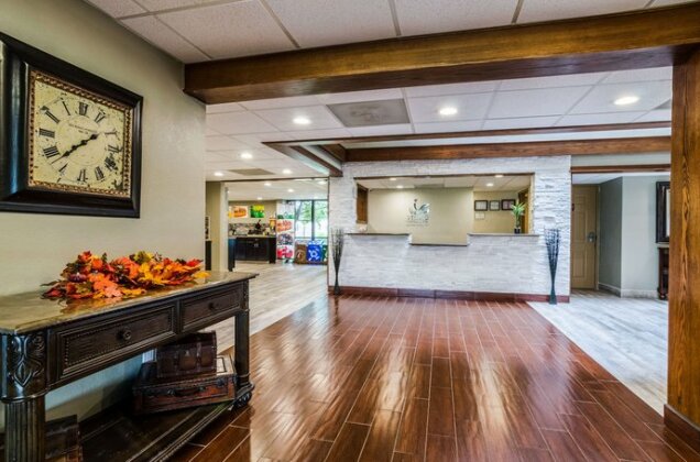 Quality Inn & Suites Winfield - Photo4