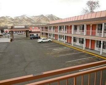 Country Hearth Inn - Winnemucca