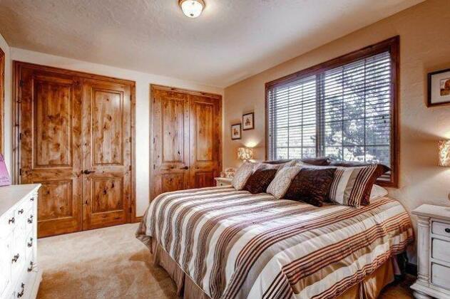 Elk Court 6 - Photo4