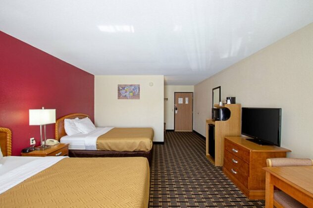 Econo Lodge Inn & Suites Wisconsin Dells - Photo3
