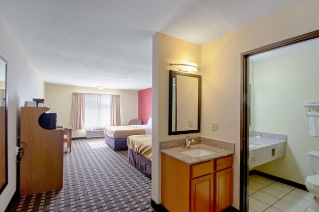 Econo Lodge Inn & Suites Wisconsin Dells - Photo4