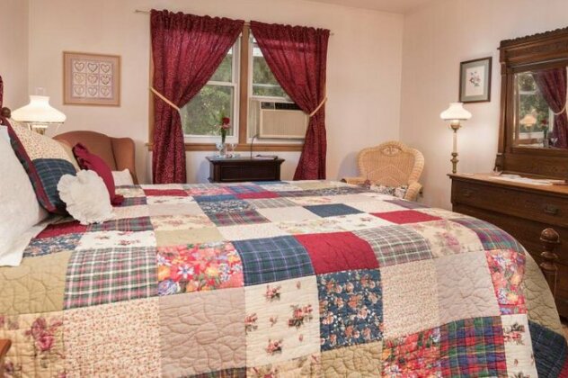 Oak Hill Bed and Breakfast - Photo2