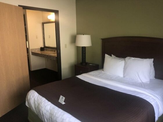 Cobblestone Hotel & Suites Wisconsin Rapids - Photo2