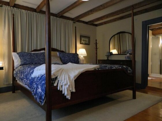 1810 House Bed & Breakfast - Photo2