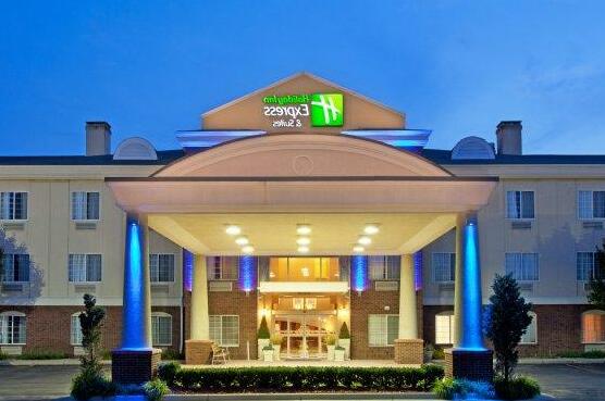Holiday Inn Express Hotel & Suites Woodhaven - Photo3
