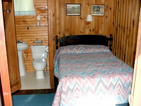 Maple Lodge Cabins - Photo5