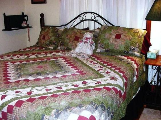 Olde Holiday Inn Bed & Breakfast