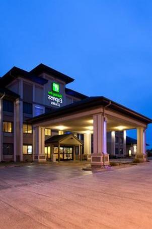Holiday Inn Express & Suites - Worthington - Photo2
