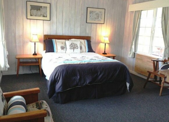 Deane's Oceanfront Lodge - Photo3