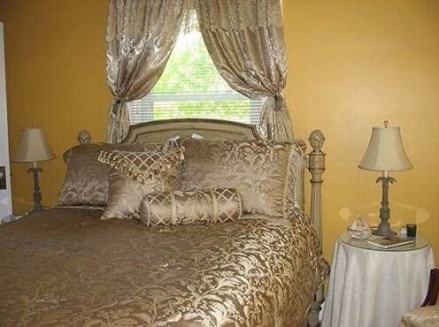 Vintage Inn Bed and Breakfast - Photo2