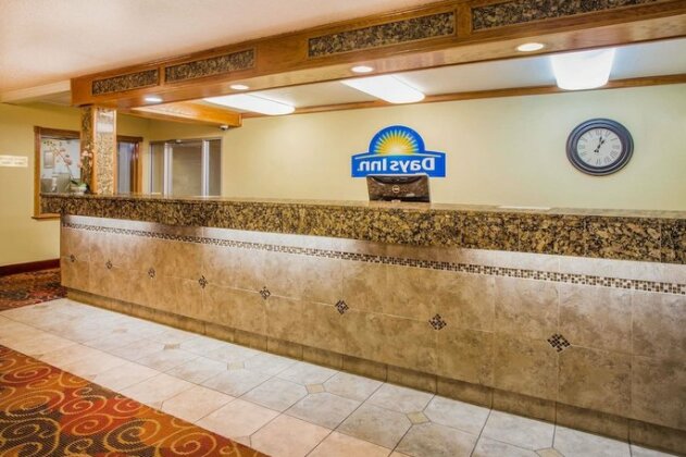 Days Inn by Wyndham Yakima - Photo4
