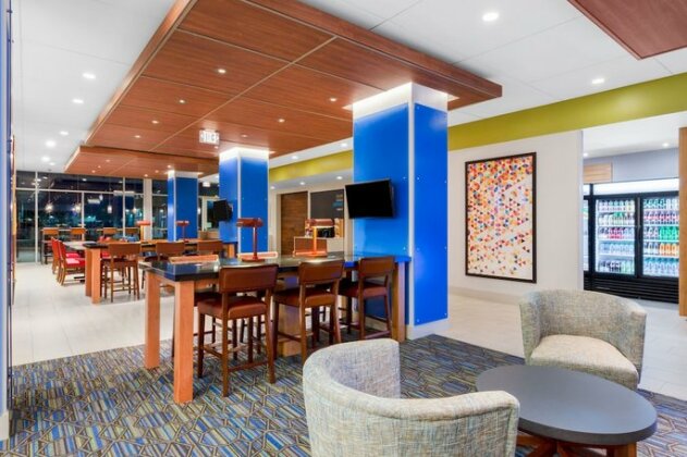 Holiday Inn Express & Suites - Union Gap - Yakima Area - Photo3