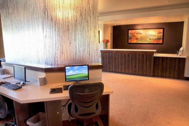 Ledgestone Hotel - Photo3