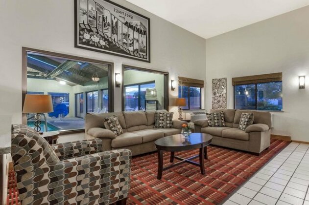 Super 8 by Wyndham Union Gap Yakima Area Hotel - Photo2