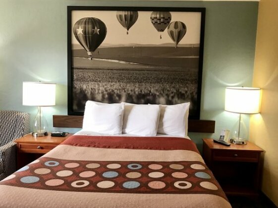 Super 8 by Wyndham Union Gap Yakima Area Hotel - Photo4