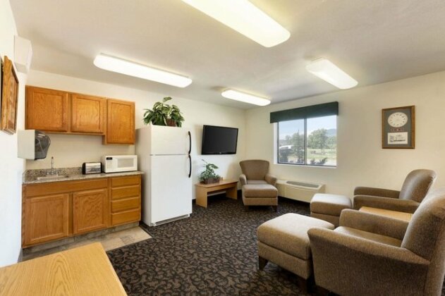 Travelodge by Wyndham Yampa - Photo3