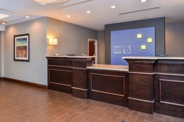Holiday Inn Express Hotel & Suites York - Photo4