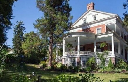 Emig Mansion Bed and Breakfast