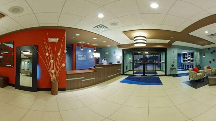 Holiday Inn Express & Suites Northeast - Photo4