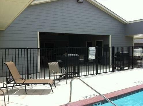 Southern Inn and Suites Yorktown - Photo2