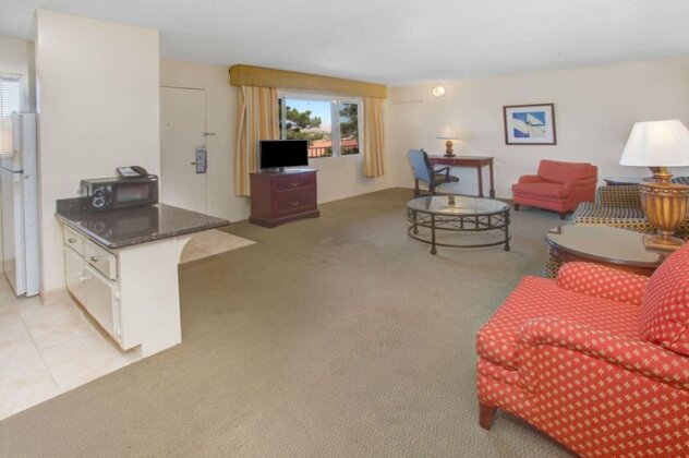 Travelodge Inn & Suites by Wyndham Yucca Valley Joshua Tree - Photo5