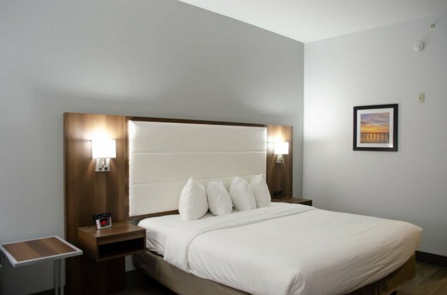 Best Western Plus First Coast Inn and Suites - Photo2